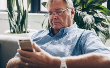 T-Mobile leert ouderen appen, videobellen en Instagrammen